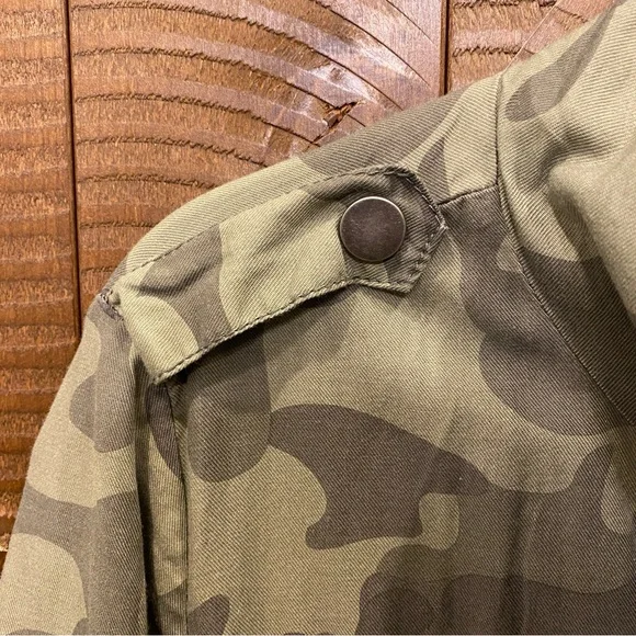 Ashley by 26 International Floral Embroidered Camo Jacket size small - Picture 7 of 12